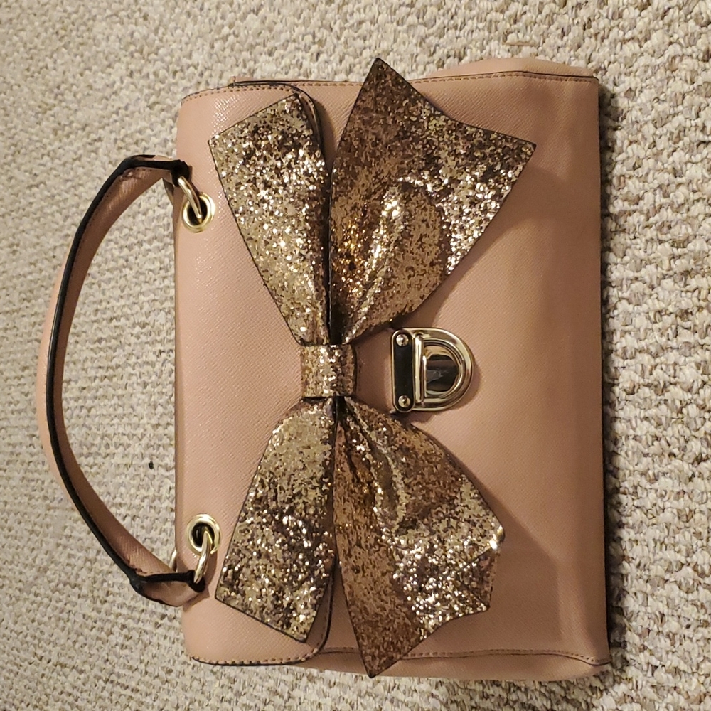 Apt 9 Purse